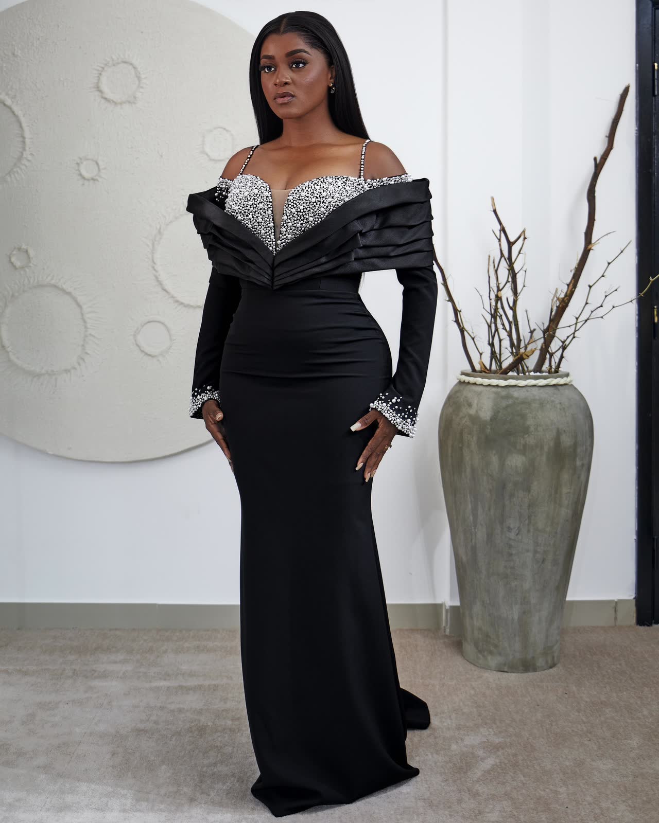 Vestido Preto de Pérolas